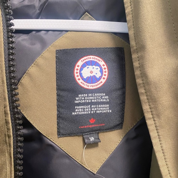 Canada Goose Kinley Parka (womens) - Picture 3 of 8